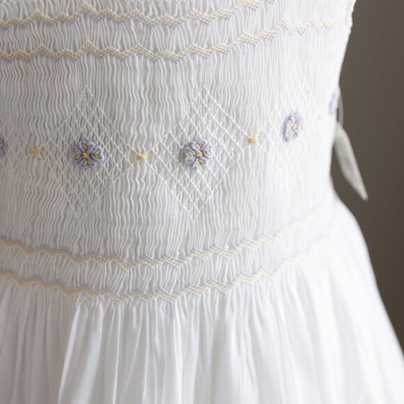 Strasburg Dress White Smocked Embroidery Cotton Size 5 Spring Portrait Vacation - Picture 3 of 7